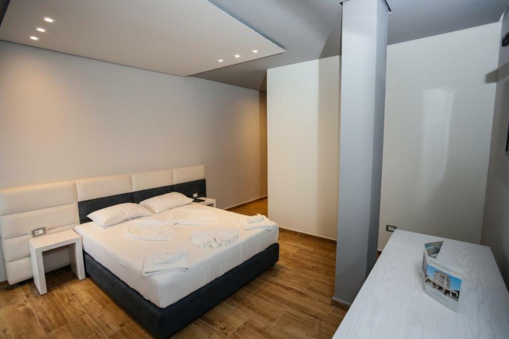 Lubjana Hotel Durres Luaran gambar